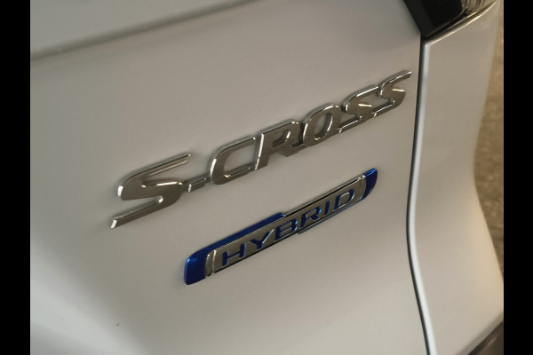 Suzuki S-Cross 1.4 Boosterjet Comfort Smart Hybrid uit 2025 Rijklaar “Sinds 1970 | 5.000+ reviews | Score 9,5 | Service zoals ’t hoort” Henk Jongen Auto's in Helmond,  al 50 jaar service zoals 't hoort!