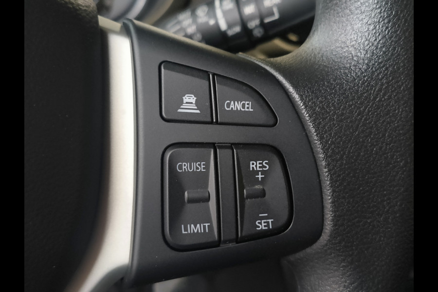 Suzuki S-Cross 1.4 Boosterjet Comfort Smart Hybrid uit 2025 Rijklaar “Sinds 1970 | 5.000+ reviews | Score 9,5 | Service zoals ’t hoort” Henk Jongen Auto's in Helmond,  al 50 jaar service zoals 't hoort!