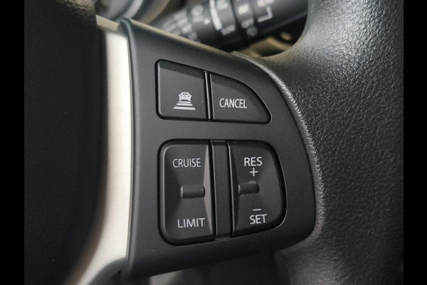 Suzuki S-Cross 1.4 Boosterjet Comfort Smart Hybrid uit 2025 Rijklaar “Sinds 1970 | 5.000+ reviews | Score 9,5 | Service zoals ’t hoort” Henk Jongen Auto's in Helmond,  al 50 jaar service zoals 't hoort!