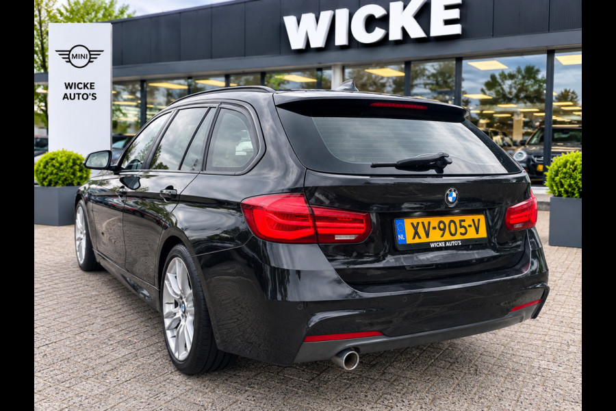 BMW 3 Serie Touring 318i M Sport Edition Panorama AUT Leder PDC