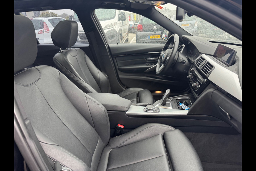 BMW 3 Serie Touring 318i M Sport Edition Panorama AUT Leder PDC