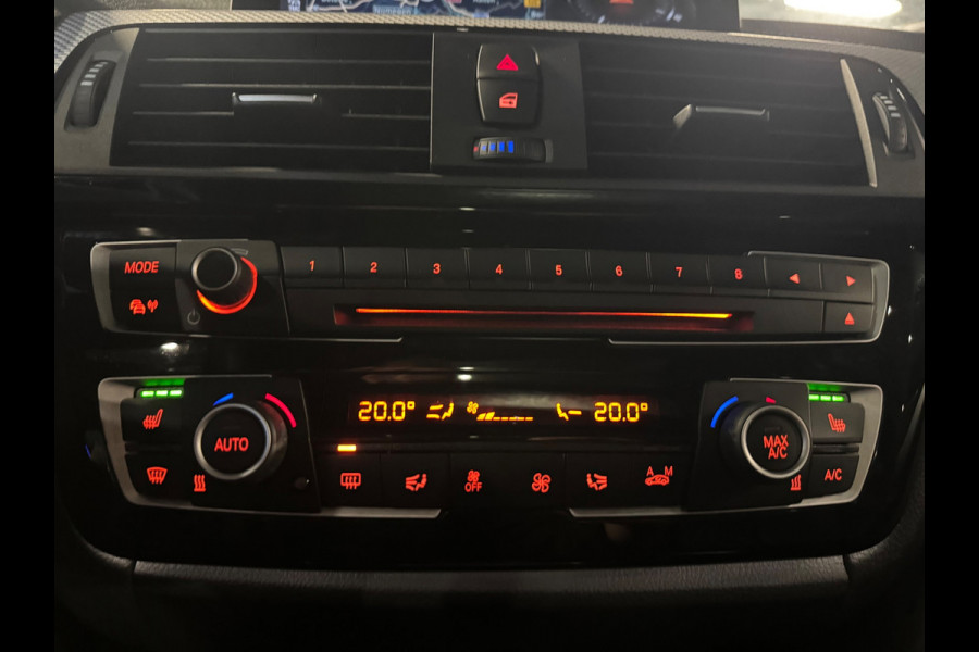 BMW 3 Serie Touring 318i M Sport Edition Panorama AUT Leder PDC