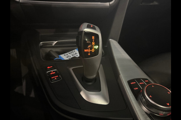BMW 3 Serie Touring 318i M Sport Edition Panorama AUT Leder PDC