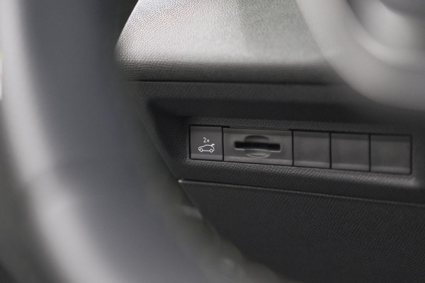 Peugeot 408 1.2 Hybrid 136 e-DCS6 GT | 360 Camera | Adaptieve Cruise Control | Elektronische Kofferklep | Apple Carplay
