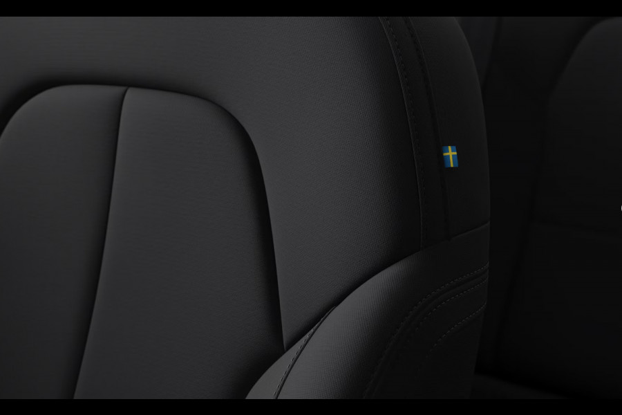Volvo EX40 Single Motor Extended Range Plus Black Ed. 82 kWh Harman Kardon audio/ Adaptive cruise control/ Pilot assist/ Google Services/ Elektrisch verstelbare stoelen met geheugen/ Stuurverwarming/ Stoelverwarming voor en achter/ 20" Lichtmetalen velgen