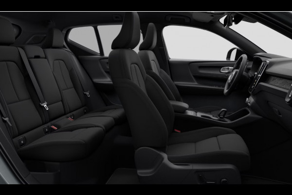 Volvo EX40 Single Motor Extended Range Plus Black Ed. 82 kWh Harman Kardon audio/ Adaptive cruise control/ Pilot assist/ Google Services/ Elektrisch verstelbare stoelen met geheugen/ Stuurverwarming/ Stoelverwarming voor en achter/ 20" Lichtmetalen velgen
