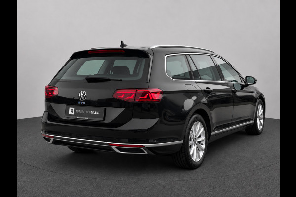 Volkswagen Passat Variant 1.4 TSI PHEV GTE | Trekhaak | IQ Light | Massage | Travel Assist | Dodehoek | Dealer onderhouden