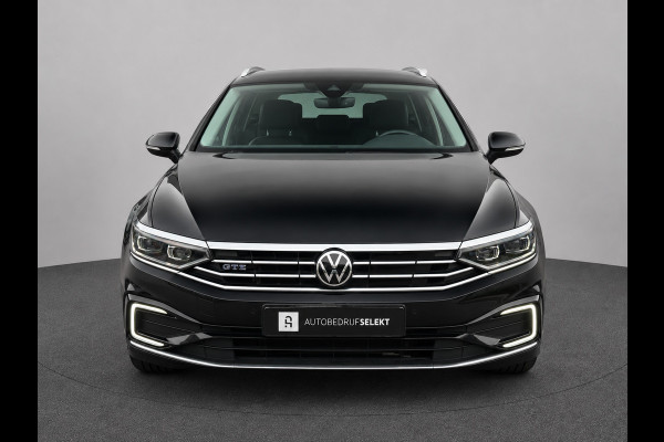 Volkswagen Passat Variant 1.4 TSI PHEV GTE | Trekhaak | IQ Light | Massage | Travel Assist | Dodehoek | Dealer onderhouden