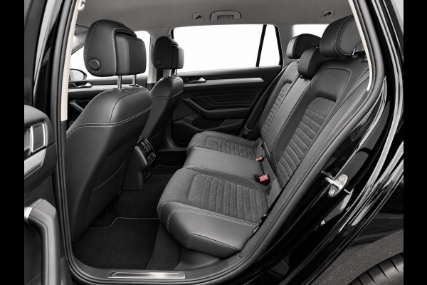 Volkswagen Passat Variant 1.4 TSI PHEV GTE | Trekhaak | IQ Light | Massage | Travel Assist | Dodehoek | Dealer onderhouden