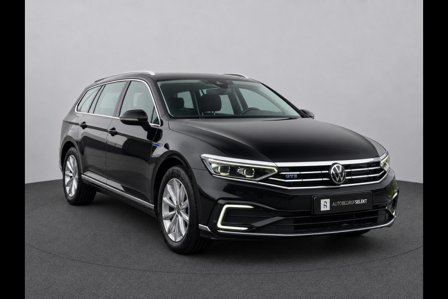 Volkswagen Passat Variant 1.4 TSI PHEV GTE | Trekhaak | IQ Light | Massage | Travel Assist | Dodehoek | Dealer onderhouden
