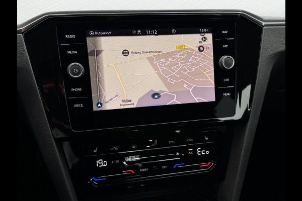 Volkswagen Passat Variant 1.4 TSI PHEV GTE | Trekhaak | IQ Light | Massage | Travel Assist | Dodehoek | Dealer onderhouden