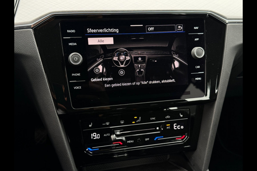 Volkswagen Passat Variant 1.4 TSI PHEV GTE | Trekhaak | IQ Light | Massage | Travel Assist | Dodehoek | Dealer onderhouden