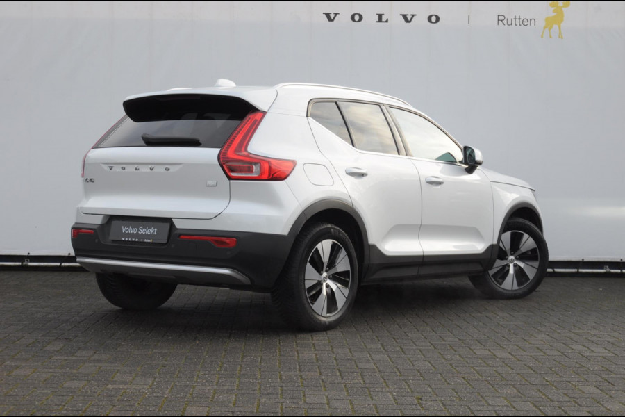 Volvo XC40 T4 211PK Automaat Core Bright / Apple carplay / Parkeersensoren met camera / Stoelverwarming / Elektrische achterklep / Keyless entry / Parkeersensoren met camera