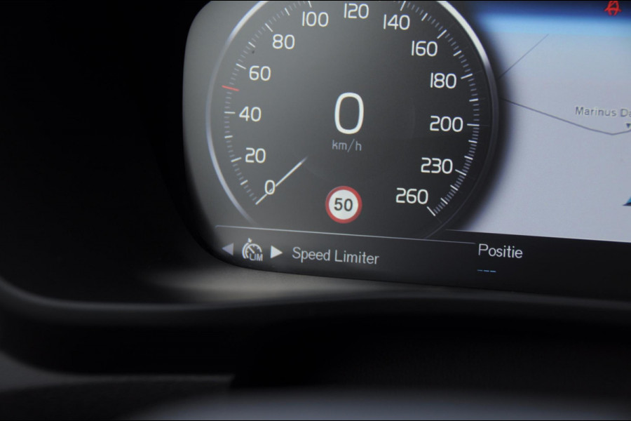 Volvo XC40 T4 211PK Automaat Core Bright / Apple carplay / Parkeersensoren met camera / Stoelverwarming / Elektrische achterklep / Keyless entry / Parkeersensoren met camera