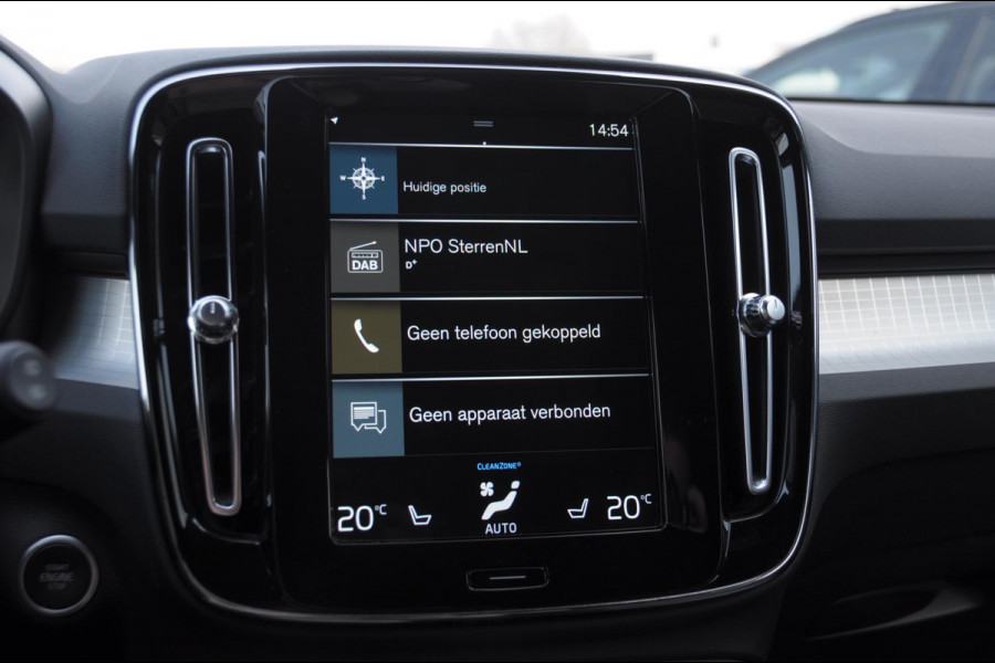 Volvo XC40 T4 211PK Automaat Core Bright / Apple carplay / Parkeersensoren met camera / Stoelverwarming / Elektrische achterklep / Keyless entry / Parkeersensoren met camera