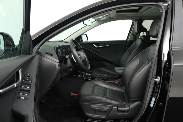 Kia Niro EV DynamicPlusLine 64.8 kWh (PANORAMADAK, TREKHAAK, CAMERA, STOEL/STUUR VERWARMING)