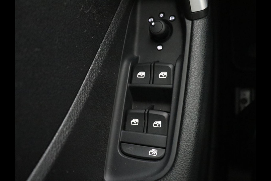 Audi Q2 35 TFSI S Edition | Camera | Navigatie | Stoelverwarming | LED | Apple Carplay | Automaat |
