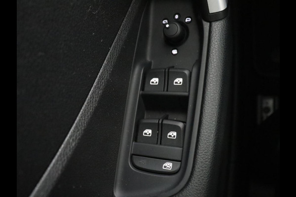 Audi Q2 35 TFSI S Edition | Camera | Navigatie | Stoelverwarming | LED | Apple Carplay | Automaat |