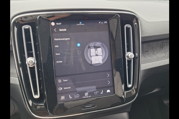 Volvo EC40 SOH 90% Core 69 kWh Carplay Pano Elek.Trekhaak Camera Orig.NL Voll.Onderhouden!