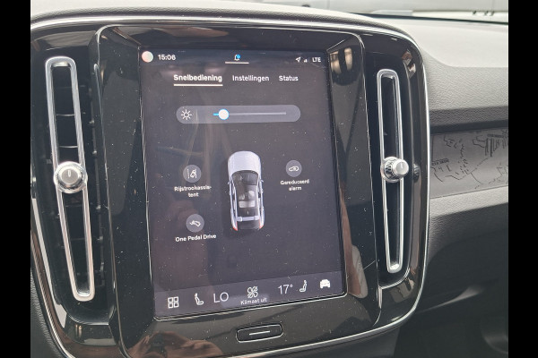 Volvo EC40 SOH 90% Core 69 kWh Carplay Pano Elek.Trekhaak Camera Orig.NL Voll.Onderhouden!
