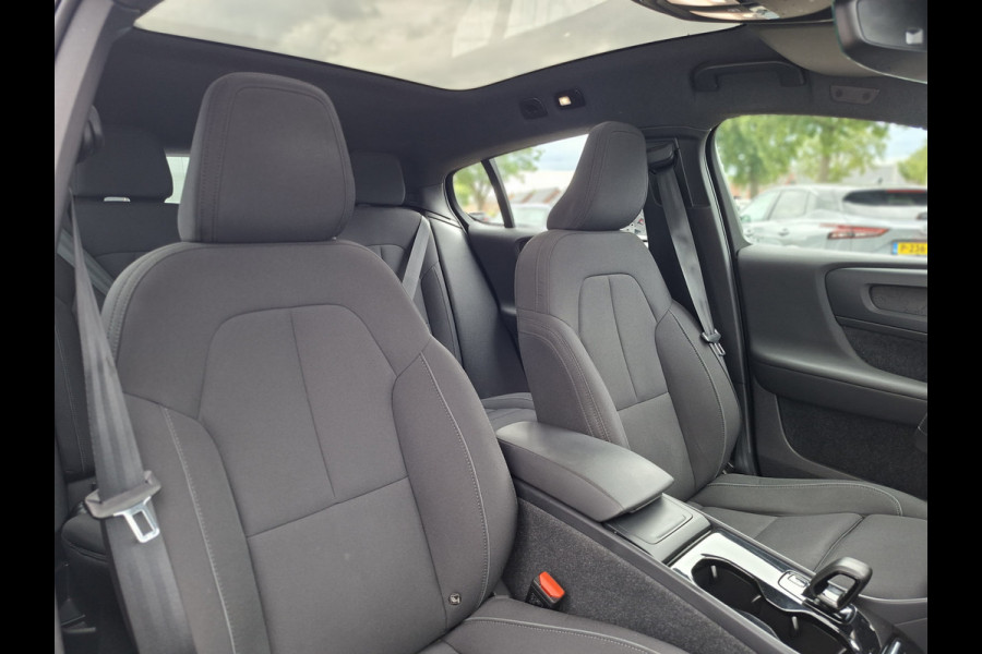 Volvo EC40 SOH 90% Core 69 kWh Carplay Pano Elek.Trekhaak Camera Orig.NL Voll.Onderhouden!