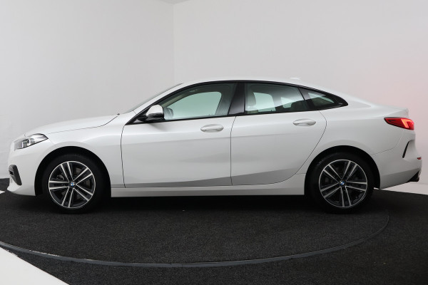 BMW 2 Serie Gran Coupé 220i Business Edition (CRUISE CONTROL, NAVIGATIE, SFEERVERLICHTING)