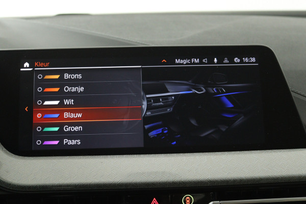 BMW 2 Serie Gran Coupé 220i Business Edition (CRUISE CONTROL, NAVIGATIE, SFEERVERLICHTING)