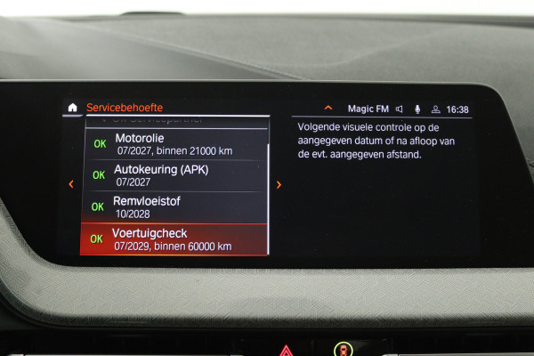 BMW 2 Serie Gran Coupé 220i Business Edition (CRUISE CONTROL, NAVIGATIE, SFEERVERLICHTING)