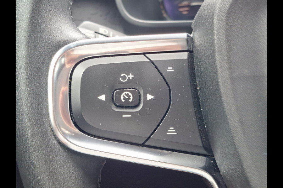Volvo XC40 SOH 90% Core 69 kWh Carplay Pano Elek.Trekhaak Camera Orig.NL Voll.Onderhouden!