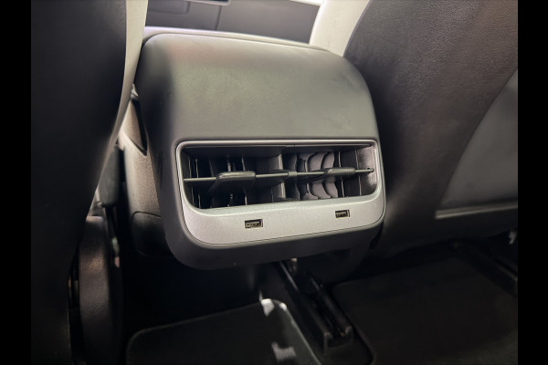 Tesla Model 3 Standard RWD Plus 60 kWh | Premium wit interieur | Trekhaak | ACC | Keurige auto