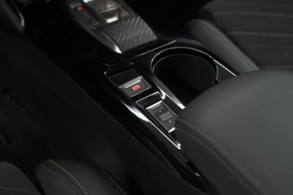 Peugeot 208 1.2 Hybrid 145 e-DCS6 GT | Alcantara Pakket | Camera | Apple Carplay | Stoelverwarming