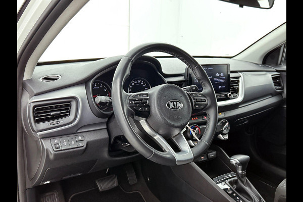 Kia Stonic 1.0 T-GDi 120pk MHEV DynamicLine Auto. Navigatie Apple Carplay/Android Auto Camera Parkeersensoren achter Cruise Control Lichtmetalen velgen Airco