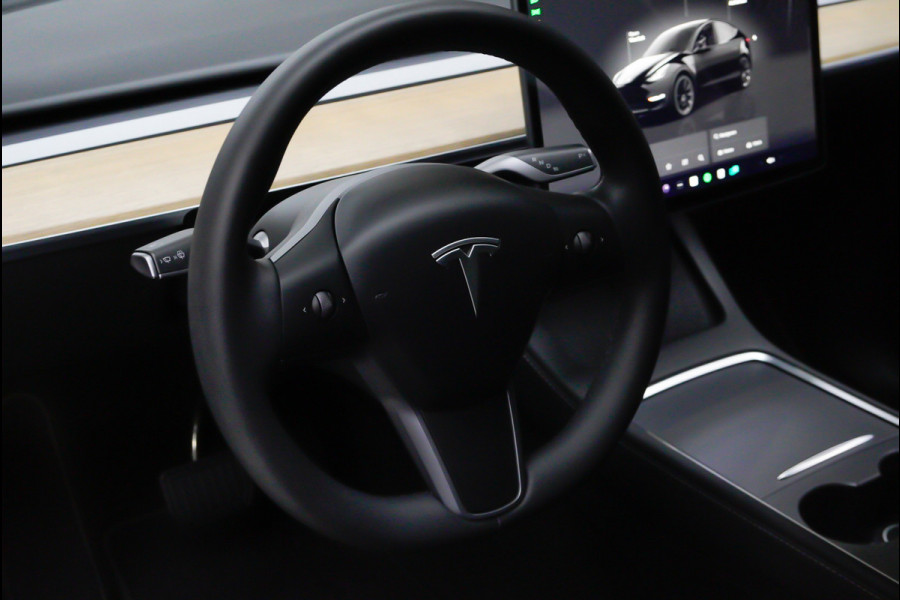 Tesla Model Y SOH: 96,7% Navi 360° Leder ACC Autopilot PDC Elektr. achterklep Stoelverwarmimg voor en achter Stuurverwarming Optie: Full Self-Driving Capability BTW auto