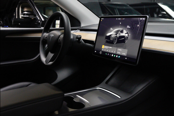 Tesla Model Y SOH: 96,7% Navi 360° Leder ACC Autopilot PDC Elektr. achterklep Stoelverwarmimg voor en achter Stuurverwarming Optie: Full Self-Driving Capability BTW auto
