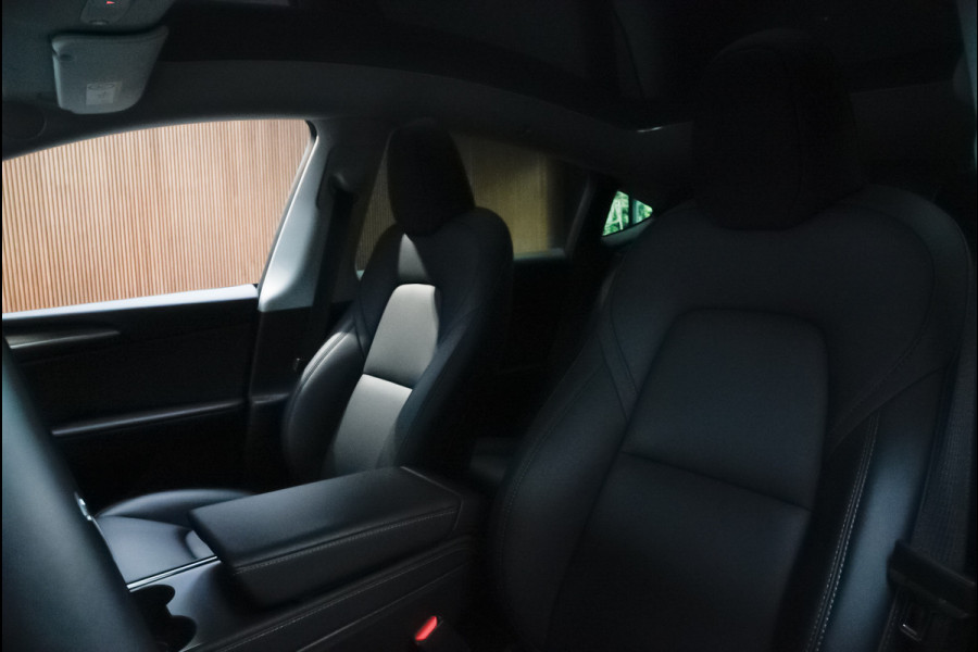 Tesla Model Y SOH: 96,7% Navi 360° Leder ACC Autopilot PDC Elektr. achterklep Stoelverwarmimg voor en achter Stuurverwarming Optie: Full Self-Driving Capability BTW auto