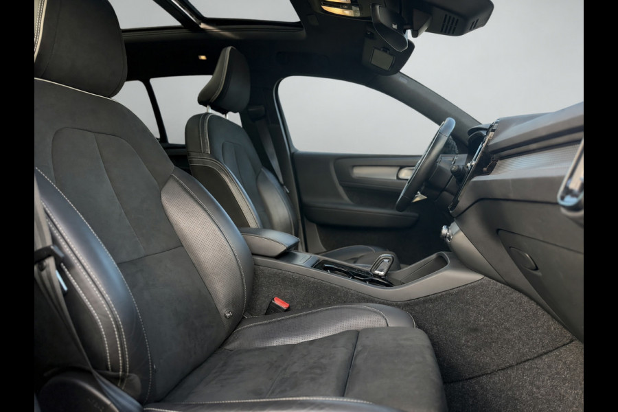 Volvo XC40 Recharge P8 AWD R-Design, panoramadak, electr bedienbare trekhaak, VOL OPTIES, 1 e eigenaar, Origineel NL auto met nap