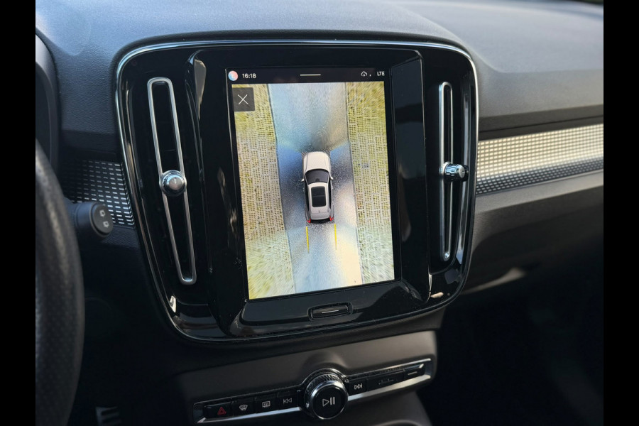 Volvo XC40 Recharge P8 AWD R-Design, panoramadak, electr bedienbare trekhaak, VOL OPTIES, 1 e eigenaar, Origineel NL auto met nap