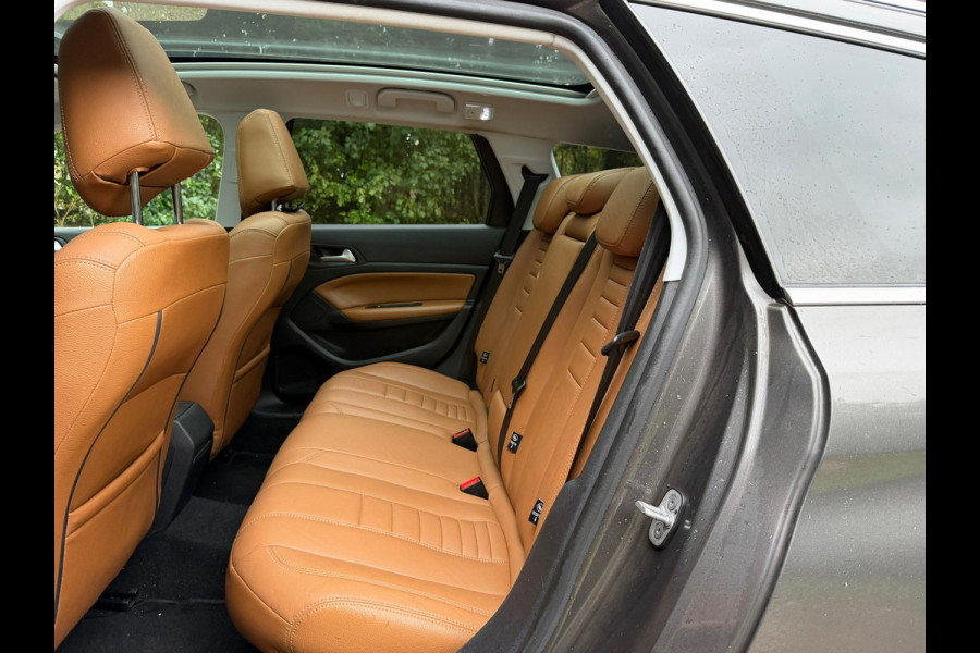 Peugeot 308 SW 1.2 PureTech Blue Lease Premium | Cruise control + NAP + Leder Nu € 7.950,- !!!