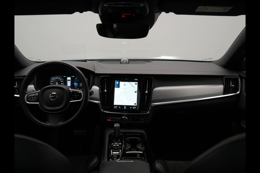 Volvo V90 T8 AWD Twin Engine R-Design Polestar Engineerd PHEV 407pk Dealer O.H. | Trekhaak Af Fabriek | Four C Luchtvering | Panodak | Head Up | Adaptive Cruise | Bowers & Wilkins | 360 Camera | Alcantara Sportstoelen Memory & Verwarmd | Stuur Verwarmd | Apple Carplay |  20"L.M | Plug In Hybrid |