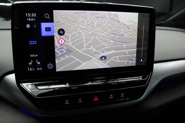Volkswagen ID.4 Pro Navi HUD ACC Camera Warmtep. Carplay PDC Stuurverwarm. LM velgen Climate (3 zone) Interieur voorverwarming & koeling