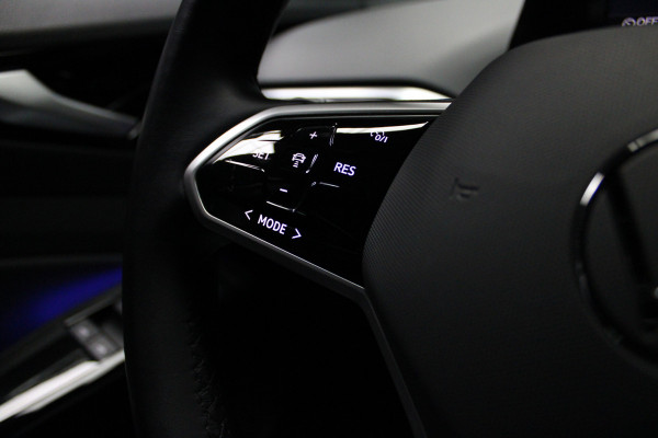 Volkswagen ID.4 Pro Navi HUD ACC Camera Warmtep. Carplay PDC Stuurverwarm. LM velgen Climate (3 zone) Interieur voorverwarming & koeling
