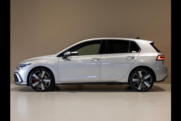Volkswagen Golf 1.4 eHybrid GTE SOH 90% / 245pk / NAP / Apple CarPlay / Adaptieve cruise control /