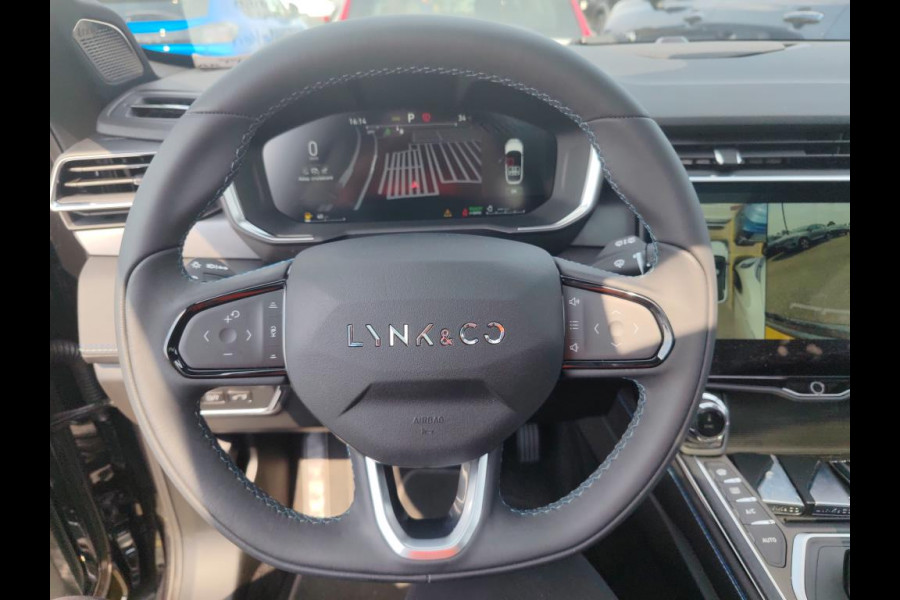 Lynk & Co 01 1.5 262pk Plug-in Pano Trekhaak Stoelverw Adaptive-CC 360° Nav/Cam PHEV