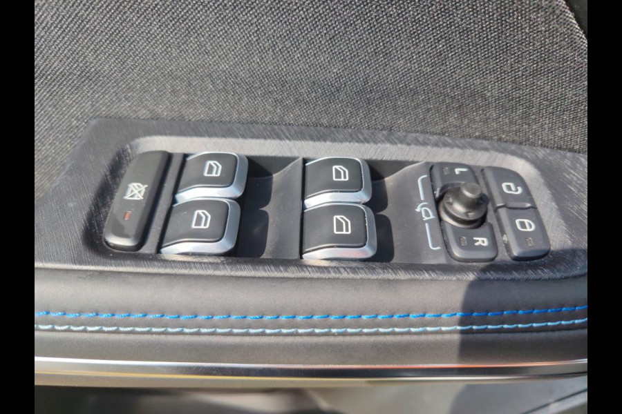 Lynk & Co 01 1.5 262pk Plug-in Pano Trekhaak Stoelverw Adaptive-CC 360° Nav/Cam PHEV