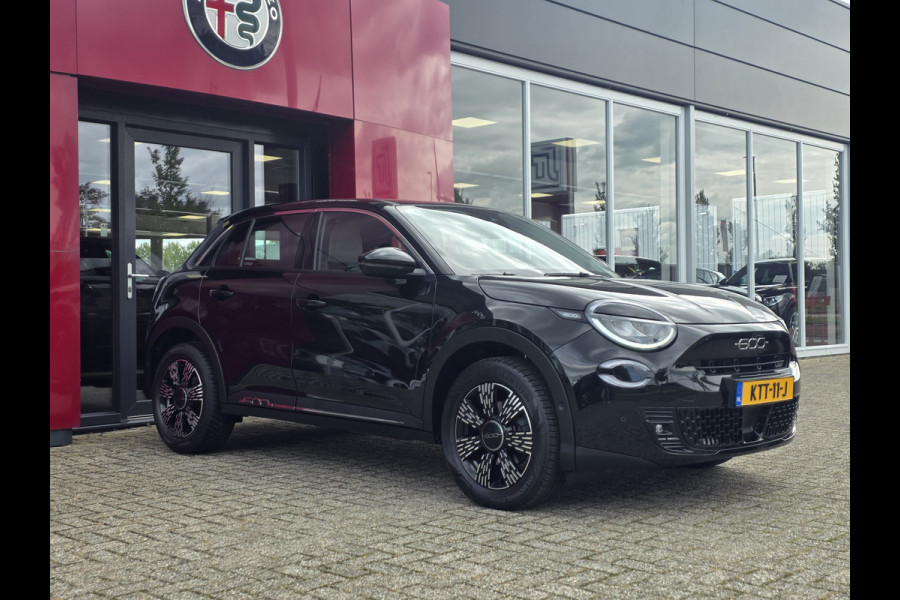 Fiat 600 1.2T 100 Hybrid Urban | LED | CarPlay | Camera \ Style Pack | Winter Pack
