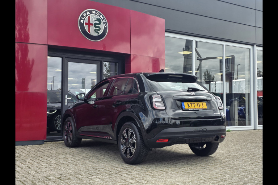 Fiat 600 1.2T 100 Hybrid Urban | LED | CarPlay | Camera \ Style Pack | Winter Pack