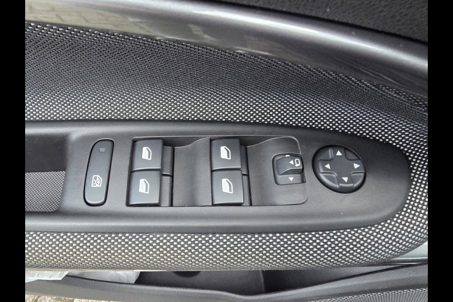 Fiat 600 1.2T 100 Hybrid Urban | LED | CarPlay | Camera \ Style Pack | Winter Pack