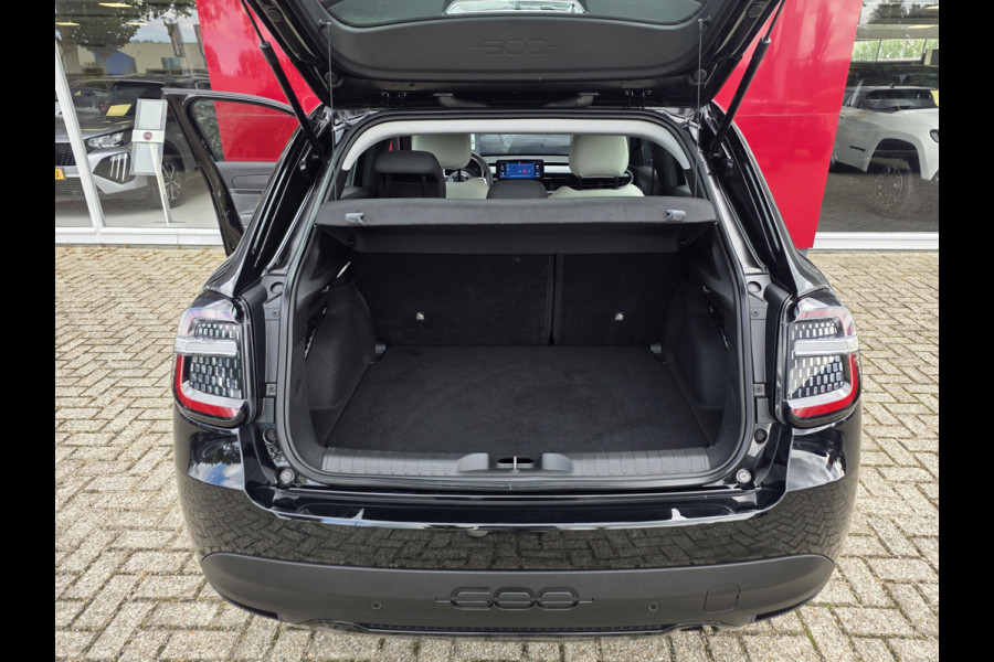 Fiat 600 1.2T 100 Hybrid Urban | LED | CarPlay | Camera \ Style Pack | Winter Pack