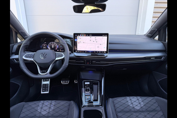 Volkswagen Golf 1.5 eTSI R-Line Pano/H&K/360/Trekhaak