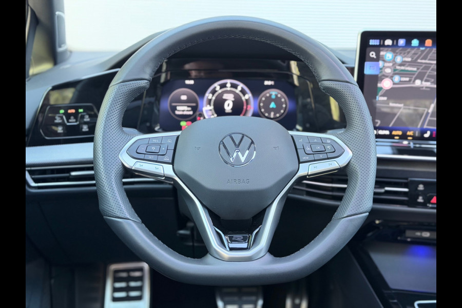 Volkswagen Golf 1.5 eTSI R-Line Pano/H&K/360/Trekhaak